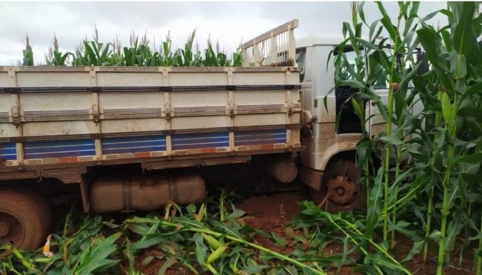 Campo Bonito - Caminhão furtado é recuperado em Anahy